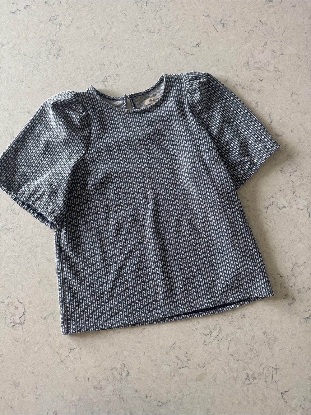 Madewell Women’s Navy Patterned Puff-Sleeve Top size M